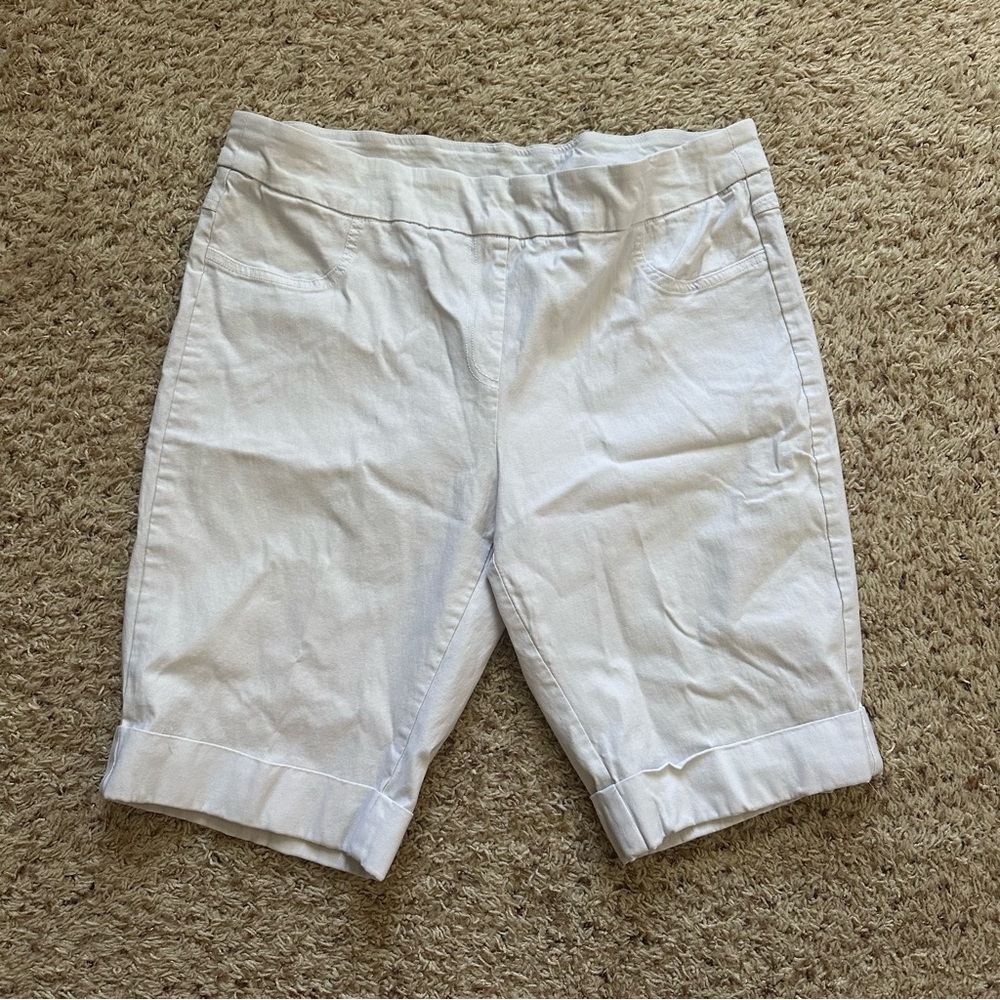Salon Studio Bermuda Shorts Womens Size 18 Pull On white Stretch Casual